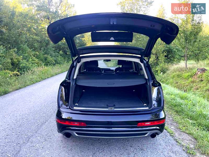 Позашляховик / Кросовер Audi Q7 2010 в Івано-Франківську