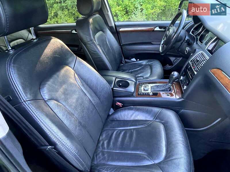 Позашляховик / Кросовер Audi Q7 2010 в Івано-Франківську