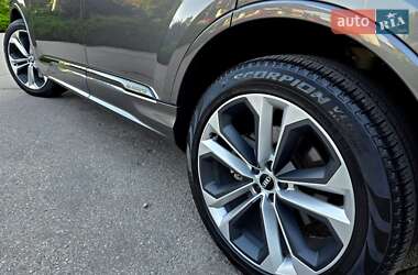 Внедорожник / Кроссовер Audi Q7 2020 в 