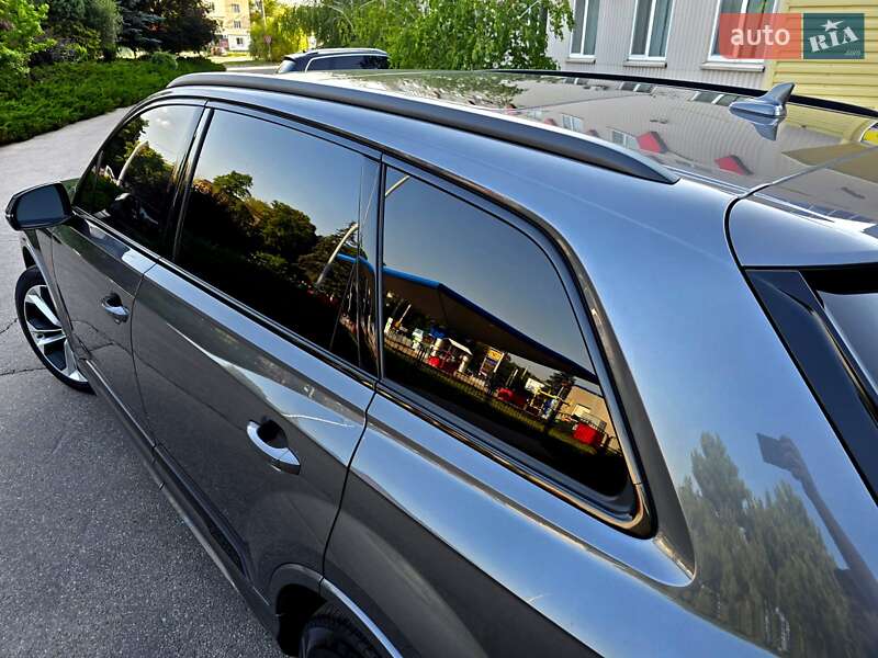 Позашляховик / Кросовер Audi Q7 2020 в Полтаві