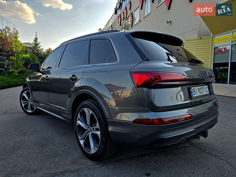 Позашляховик / Кросовер Audi Q7 2020 в Полтаві