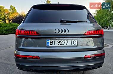 Внедорожник / Кроссовер Audi Q7 2020 в 
