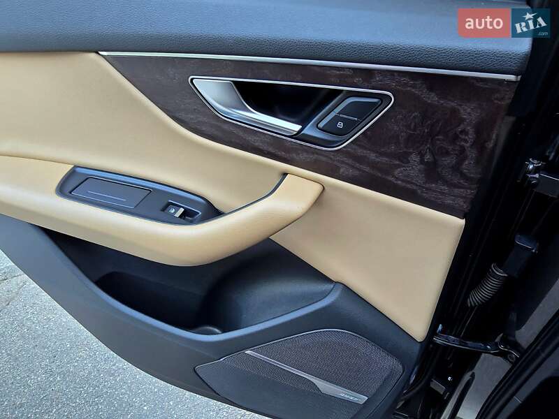Позашляховик / Кросовер Audi Q7 2020 в Полтаві