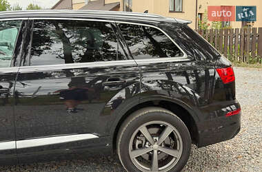 Внедорожник / Кроссовер Audi Q7 2016 в 