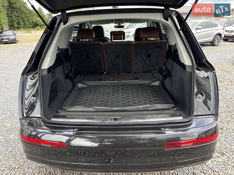 Позашляховик / Кросовер Audi Q7 2016 в Стрию