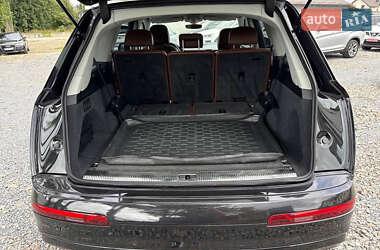 Внедорожник / Кроссовер Audi Q7 2016 в 