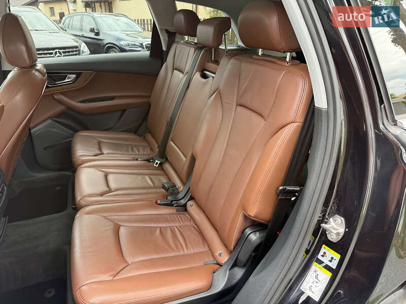 Позашляховик / Кросовер Audi Q7 2016 в Стрию