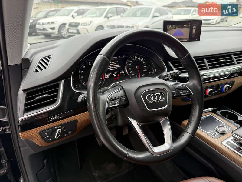Позашляховик / Кросовер Audi Q7 2016 в Стрию