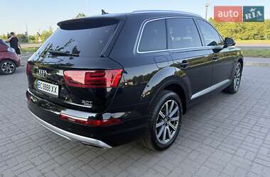 Внедорожник / Кроссовер Audi Q7 2017 в 