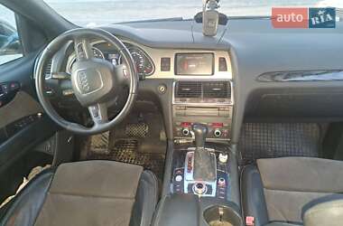 Внедорожник / Кроссовер Audi Q7 2011 в 
