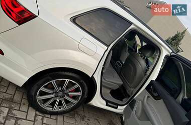 Позашляховик / Кросовер Audi Q7 2016 в 
