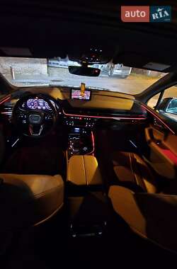 Внедорожник / Кроссовер Audi Q7 2018 в 