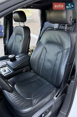 Внедорожник / Кроссовер Audi Q7 2011 в 