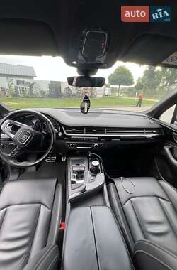 Внедорожник / Кроссовер Audi Q7 2016 в 