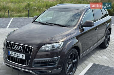 Позашляховик / Кросовер Audi Q7 2010 в 