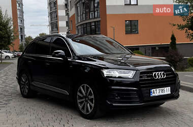 Внедорожник / Кроссовер Audi Q7 2015 в 