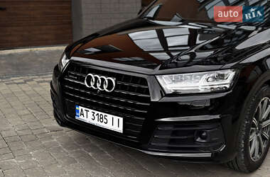 Внедорожник / Кроссовер Audi Q7 2015 в 