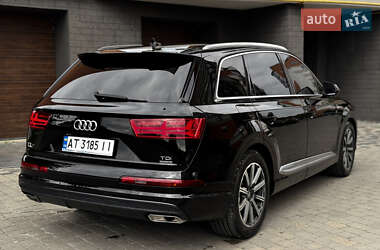 Внедорожник / Кроссовер Audi Q7 2015 в 