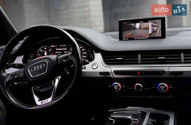 Внедорожник / Кроссовер Audi Q7 2015 в 
