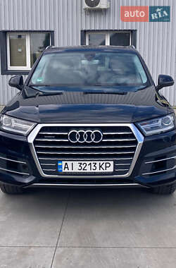 Внедорожник / Кроссовер Audi Q7 2017 в 