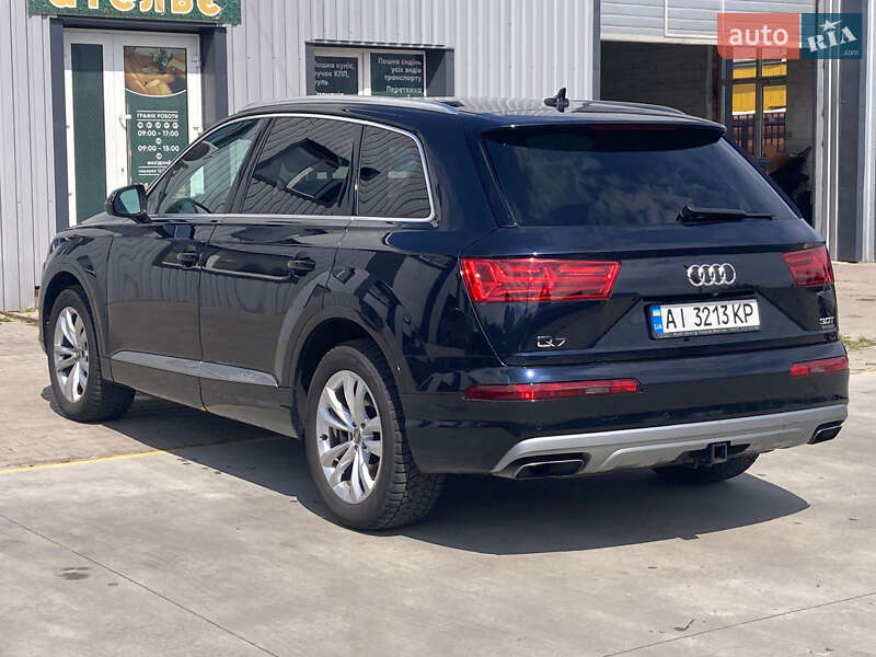 Позашляховик / Кросовер Audi Q7 2017 в Києві