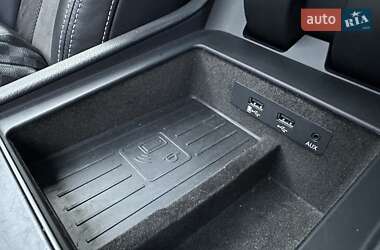 Внедорожник / Кроссовер Audi Q7 2015 в 