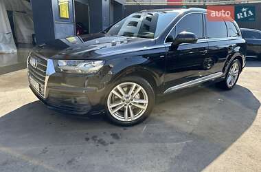 Позашляховик / Кросовер Audi Q7 2015 в Києві