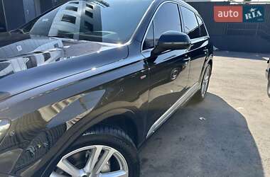 Внедорожник / Кроссовер Audi Q7 2015 в 