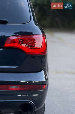 Внедорожник / Кроссовер Audi Q7 2011 в 