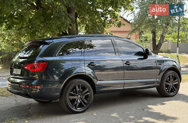 Внедорожник / Кроссовер Audi Q7 2011 в 