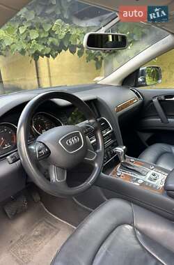 Внедорожник / Кроссовер Audi Q7 2015 в 