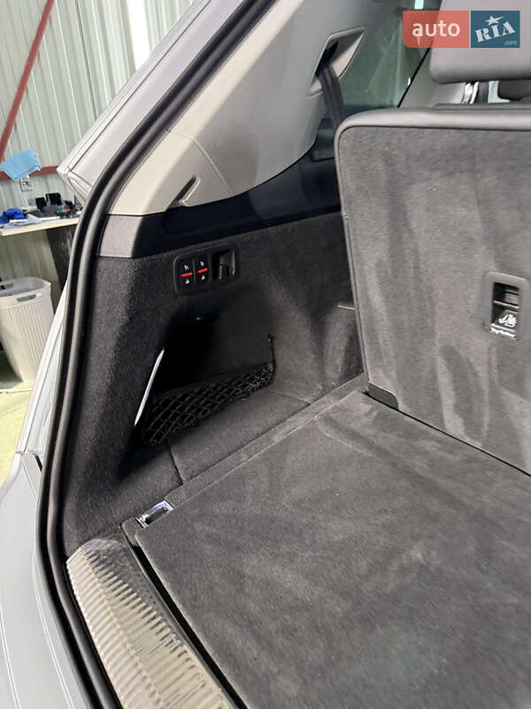Внедорожник / Кроссовер Audi Q7 2022 в Новояворовске