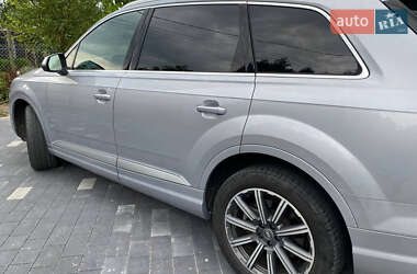 Внедорожник / Кроссовер Audi Q7 2016 в 