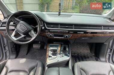 Внедорожник / Кроссовер Audi Q7 2016 в 