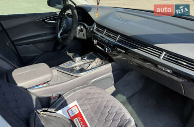 Внедорожник / Кроссовер Audi Q7 2015 в 