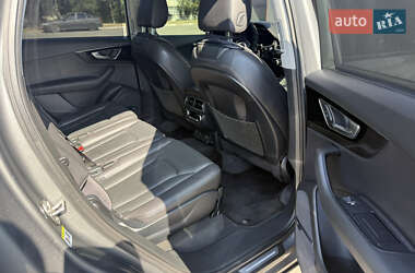 Внедорожник / Кроссовер Audi Q7 2015 в 