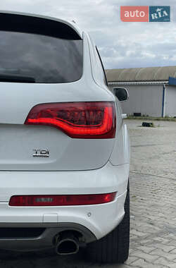 Внедорожник / Кроссовер Audi Q7 2013 в 
