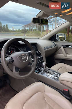 Внедорожник / Кроссовер Audi Q7 2013 в 