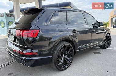 Внедорожник / Кроссовер Audi Q7 2015 в 