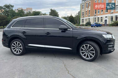 Внедорожник / Кроссовер Audi Q7 2019 в 