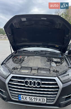 Внедорожник / Кроссовер Audi Q7 2019 в 
