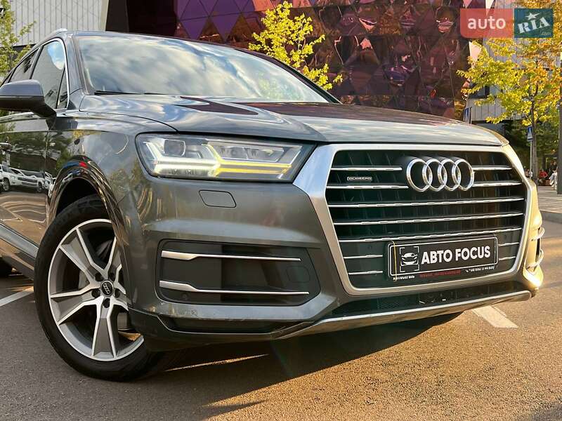 Внедорожник / Кроссовер Audi Q7 2017 в Киеве
