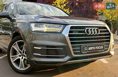Внедорожник / Кроссовер Audi Q7 2017 в 
