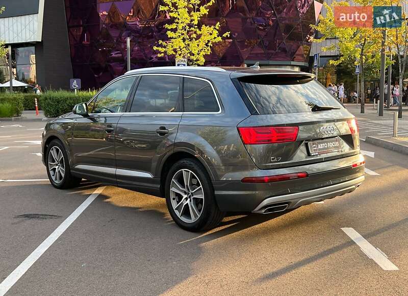 Внедорожник / Кроссовер Audi Q7 2017 в Киеве