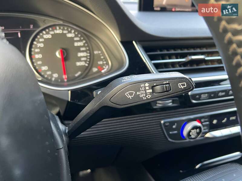 Внедорожник / Кроссовер Audi Q7 2017 в Киеве