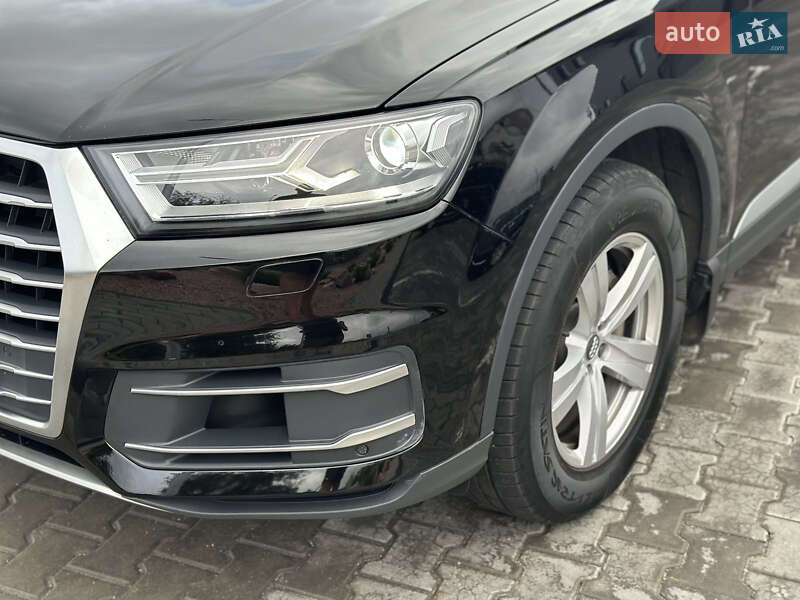 Позашляховик / Кросовер Audi Q7 2017 в Дніпрі