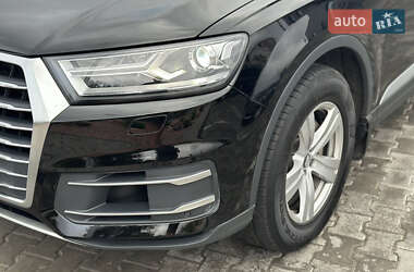Внедорожник / Кроссовер Audi Q7 2017 в 