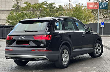 Внедорожник / Кроссовер Audi Q7 2017 в 
