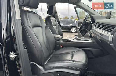 Внедорожник / Кроссовер Audi Q7 2017 в 