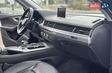 Внедорожник / Кроссовер Audi Q7 2017 в 